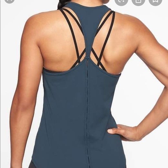 Athleta Tops - Athleta Powervita Inversion Tank